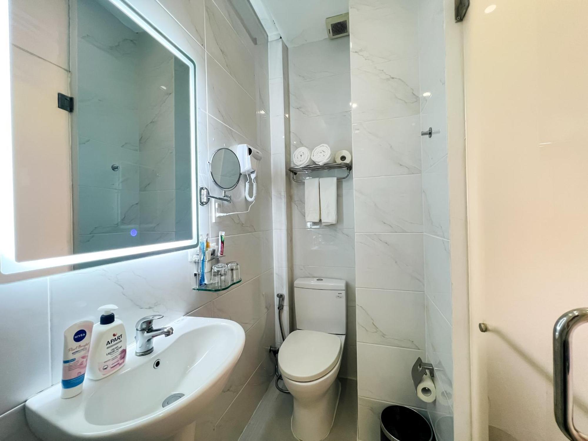 A25 Hotel - 75 Le Thi Hong Gam Ho Şi Min Dış mekan fotoğraf
